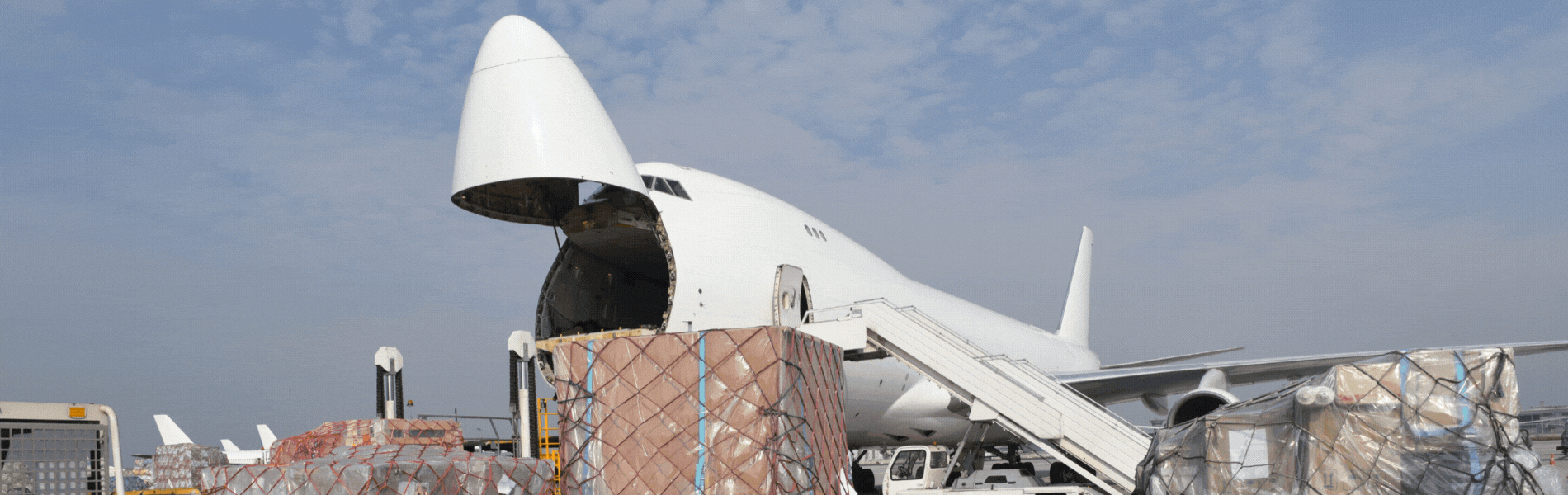 Slider 4 - Air Cargo - CargoMaster
